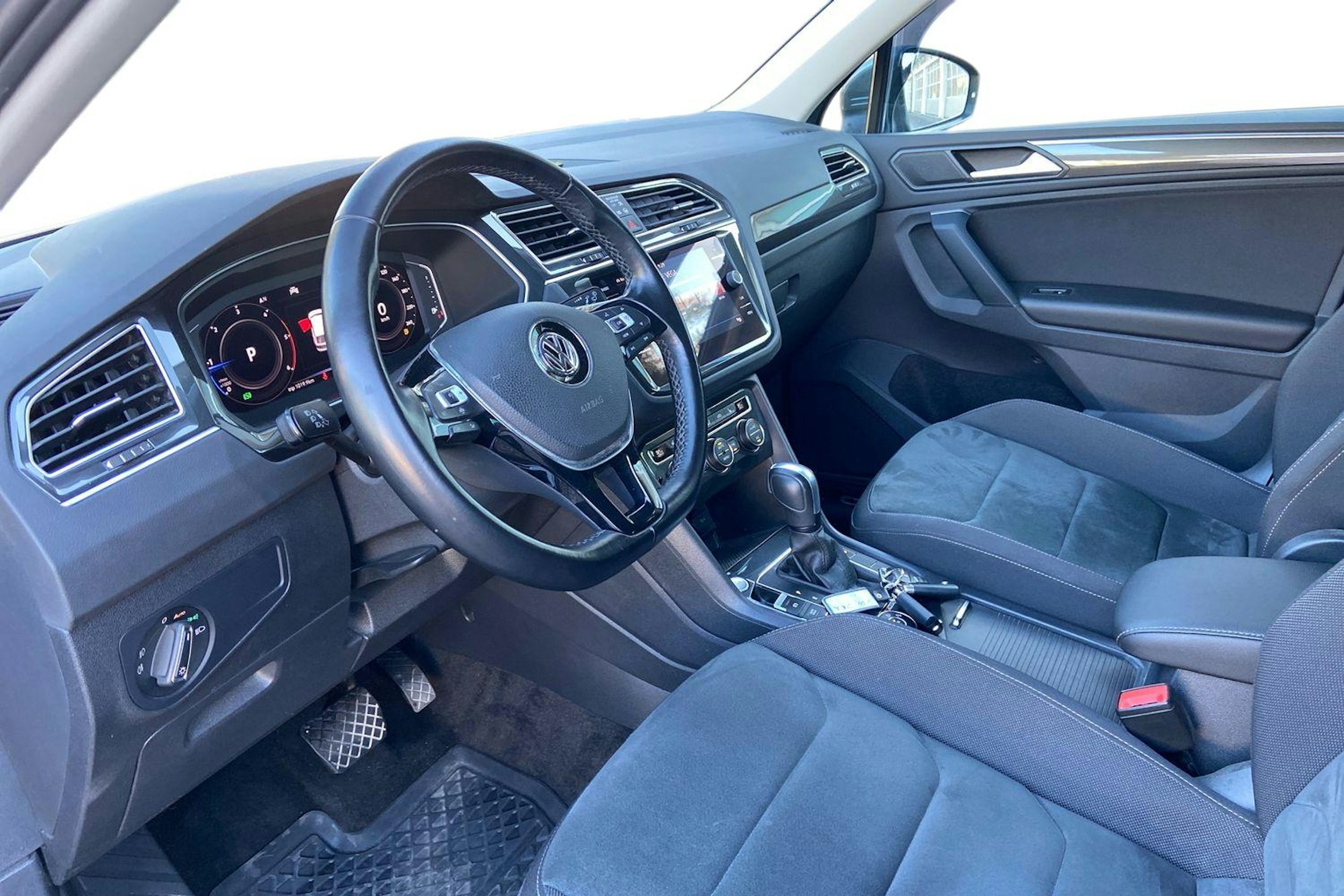 harmaa Volkswagen Tiguan 2020 kuva 7.
