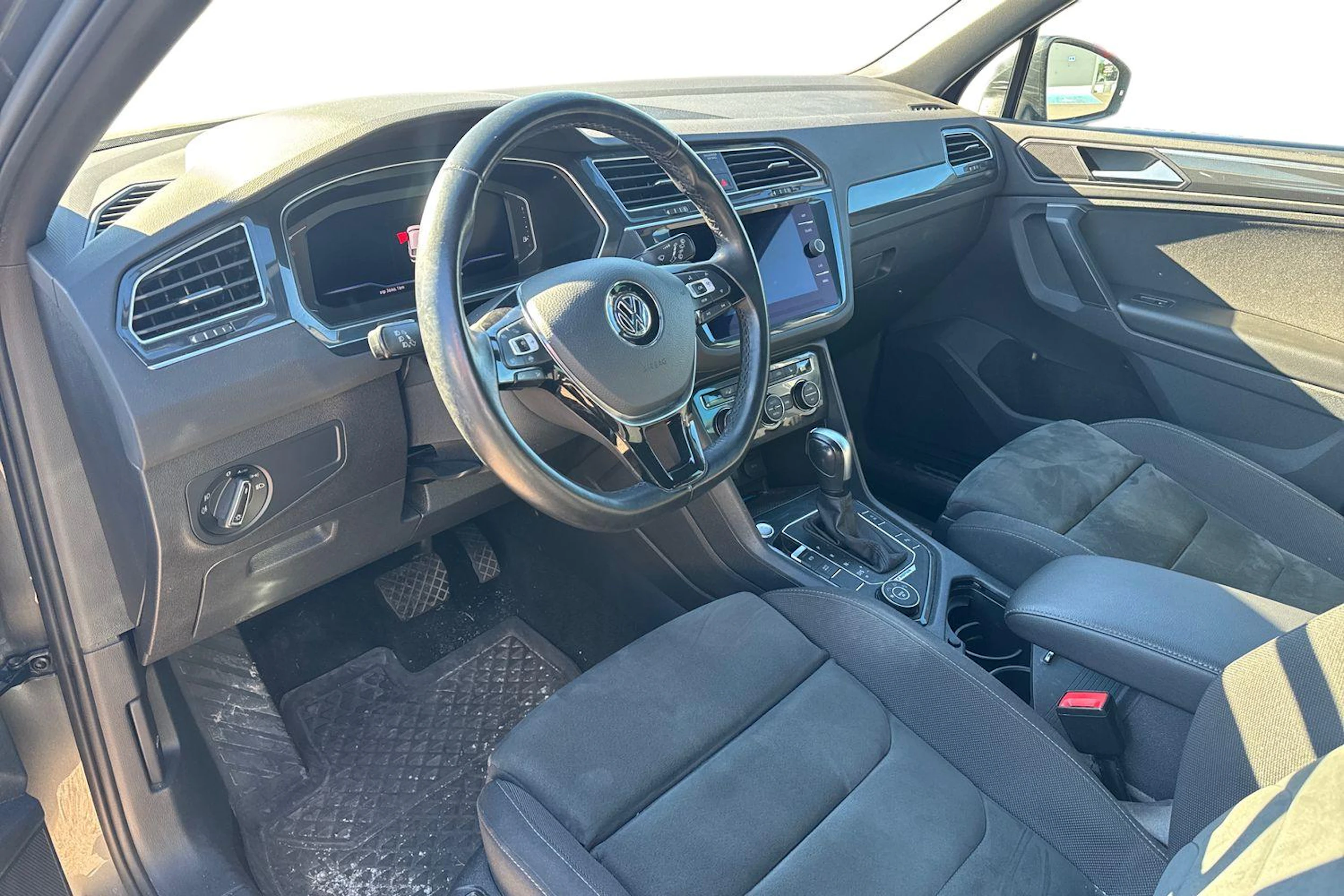 harmaa Volkswagen Tiguan 2020 kuva 3.