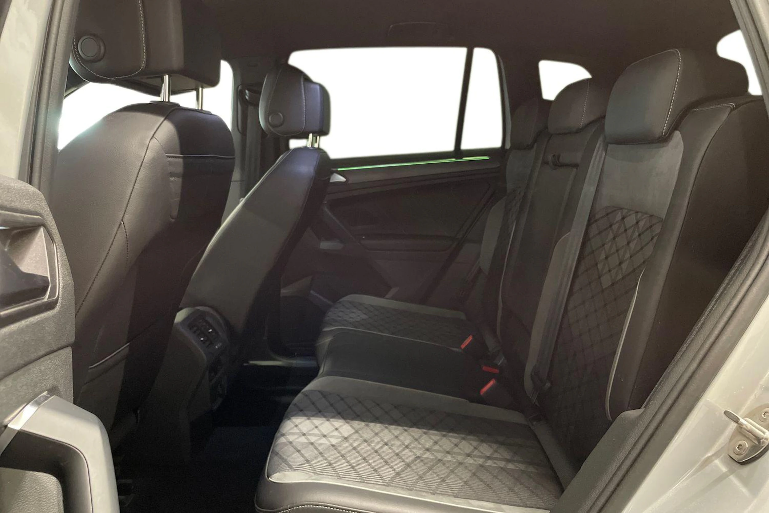 hopea Volkswagen Tiguan 2021 kuva 8.