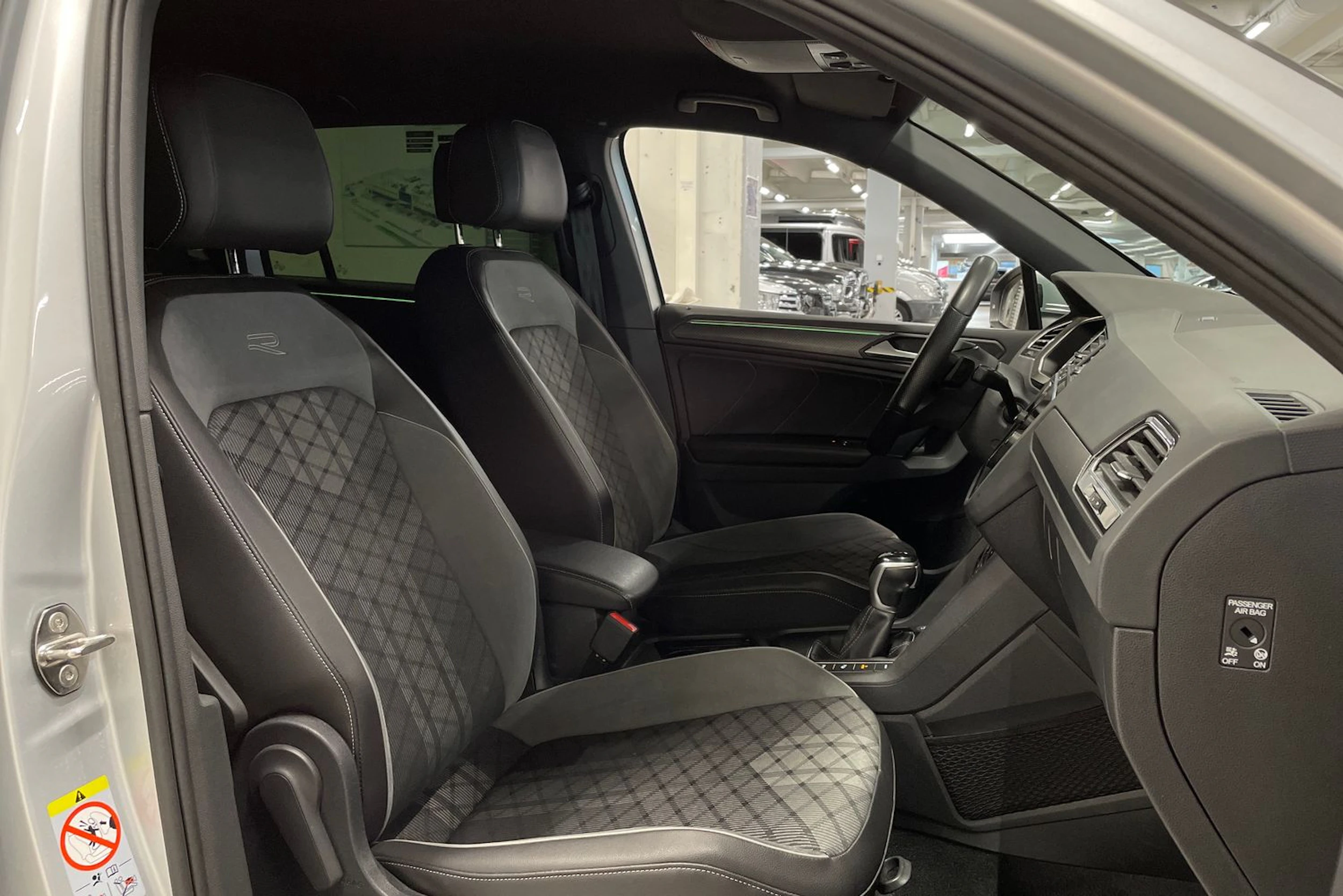 hopea Volkswagen Tiguan 2021 kuva 24.
