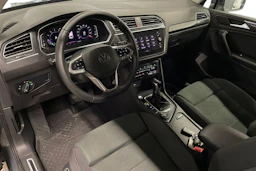 harmaa Volkswagen Tiguan 2021 kuva 8.