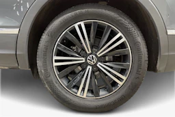 harmaa Volkswagen Tiguan 2021 kuva 12.
