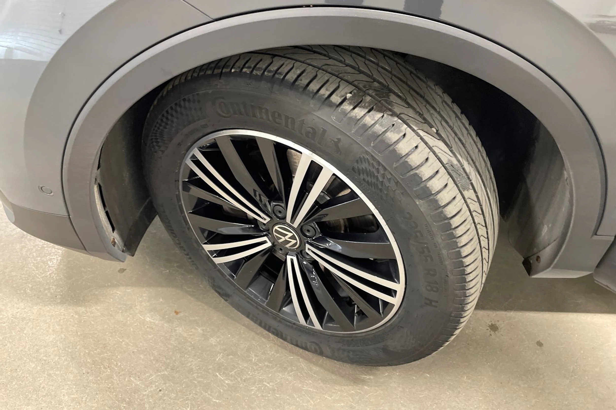 harmaa Volkswagen Tiguan 2021 kuva 13.