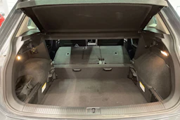 harmaa Volkswagen Tiguan 2021 kuva 16.