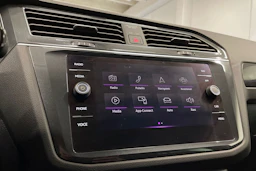harmaa Volkswagen Tiguan 2021 kuva 18.