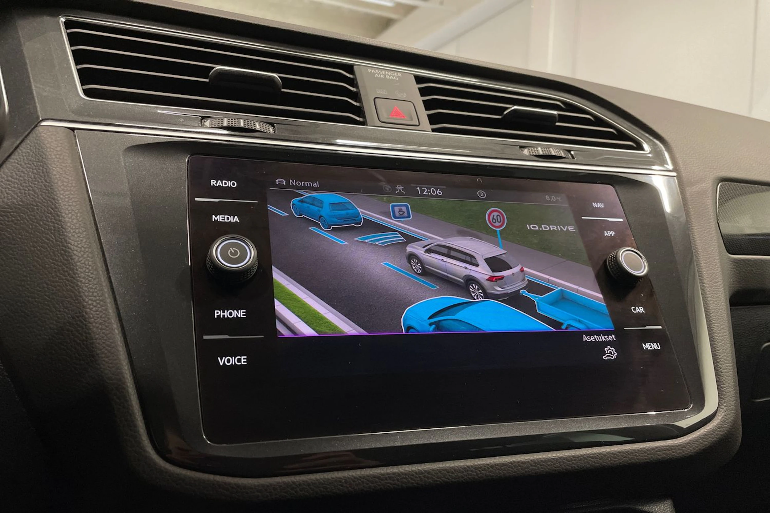 harmaa Volkswagen Tiguan 2021 kuva 20.