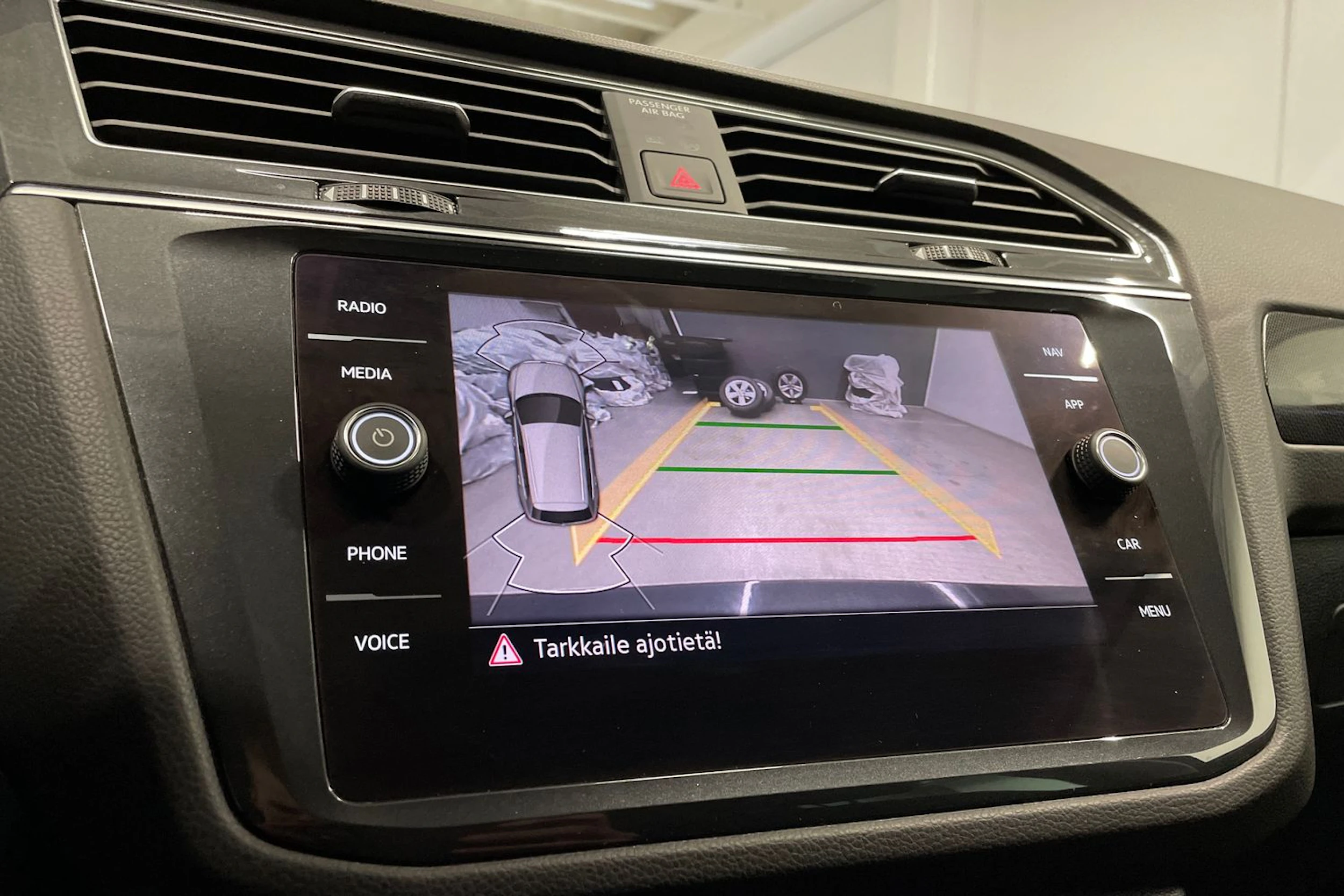 harmaa Volkswagen Tiguan 2021 kuva 22.