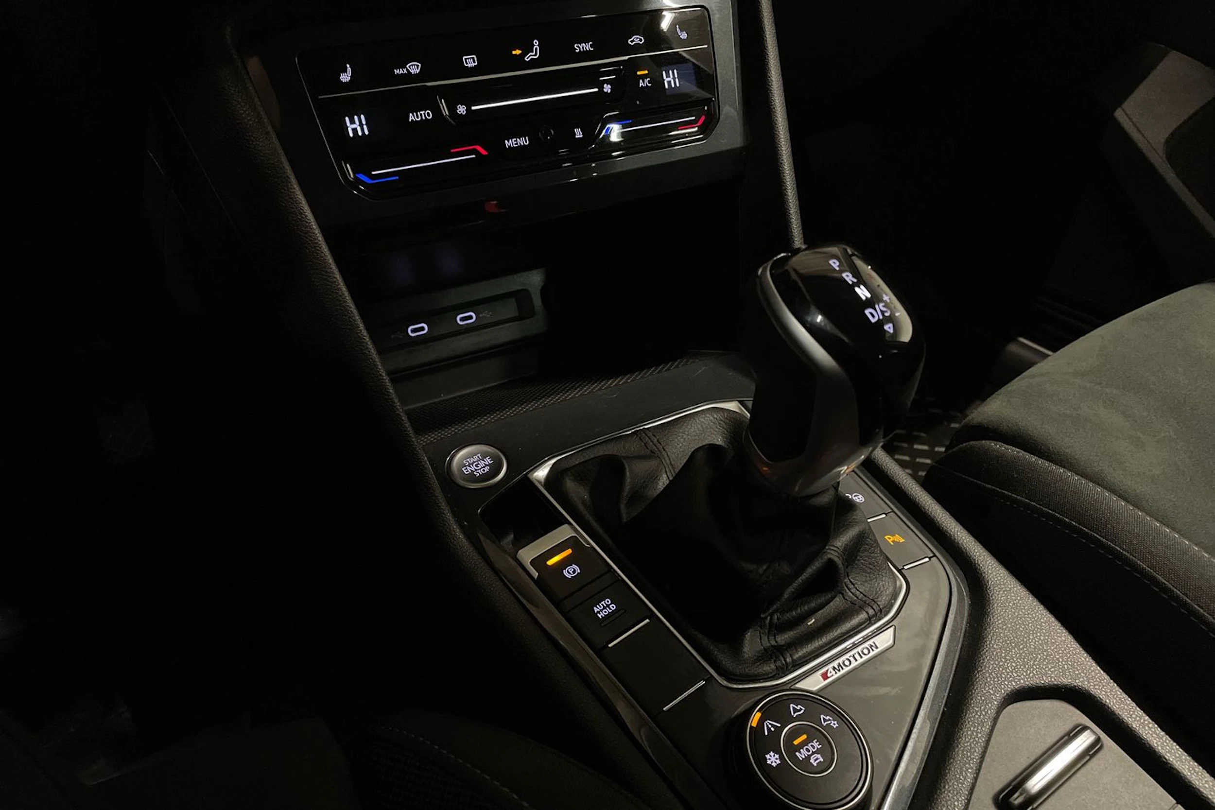 harmaa Volkswagen Tiguan 2021 kuva 23.