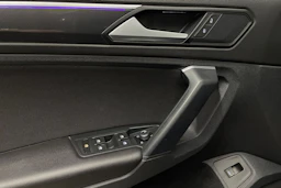 harmaa Volkswagen Tiguan 2021 kuva 27.