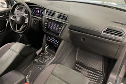 harmaa Volkswagen Tiguan 2021 kuva 30.