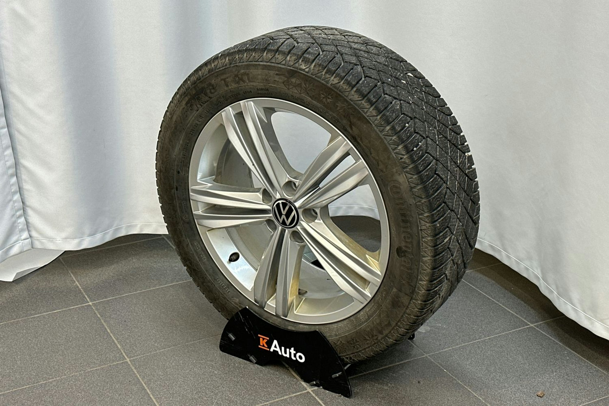 met. punainen Volkswagen Tiguan 2021 kuva 14.