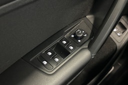 met. punainen Volkswagen Tiguan 2021 kuva 17.