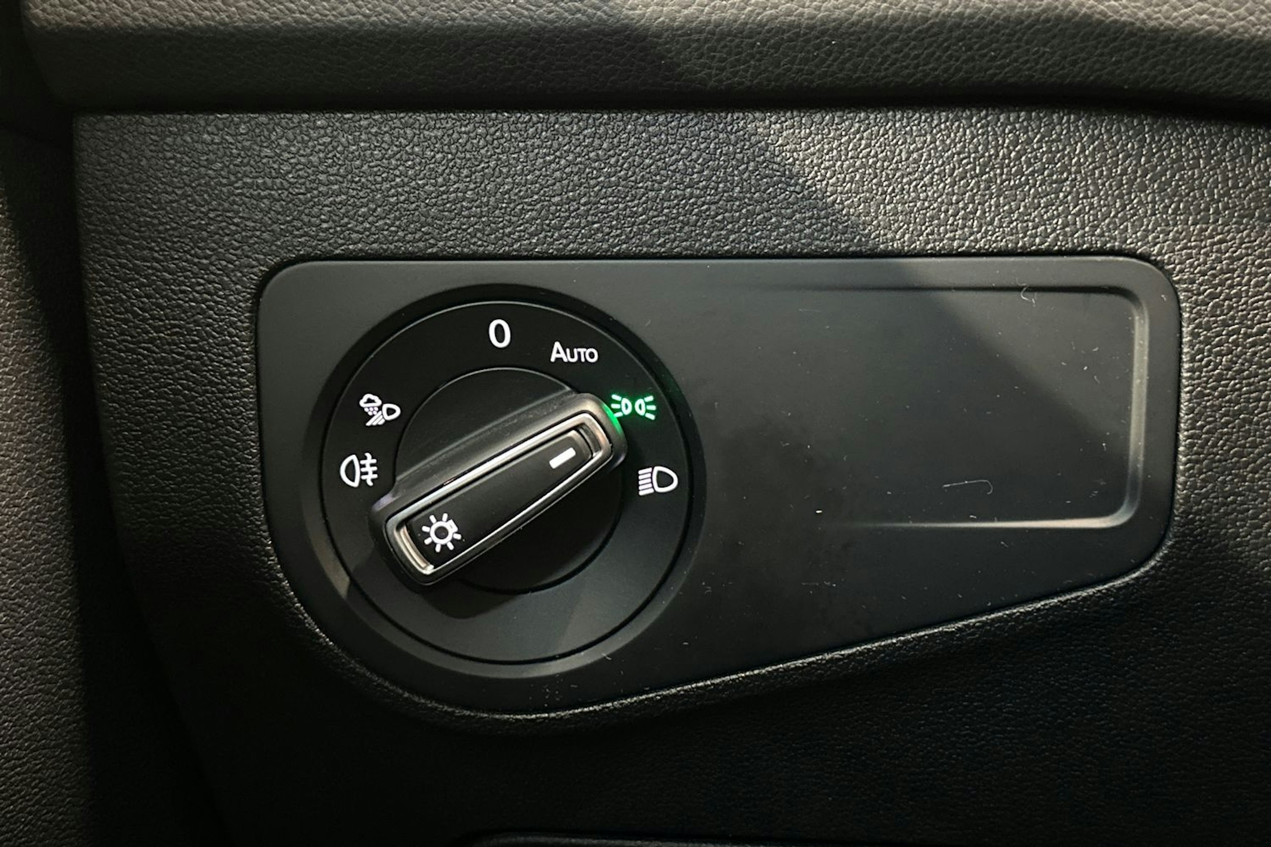 met. punainen Volkswagen Tiguan 2021 kuva 18.