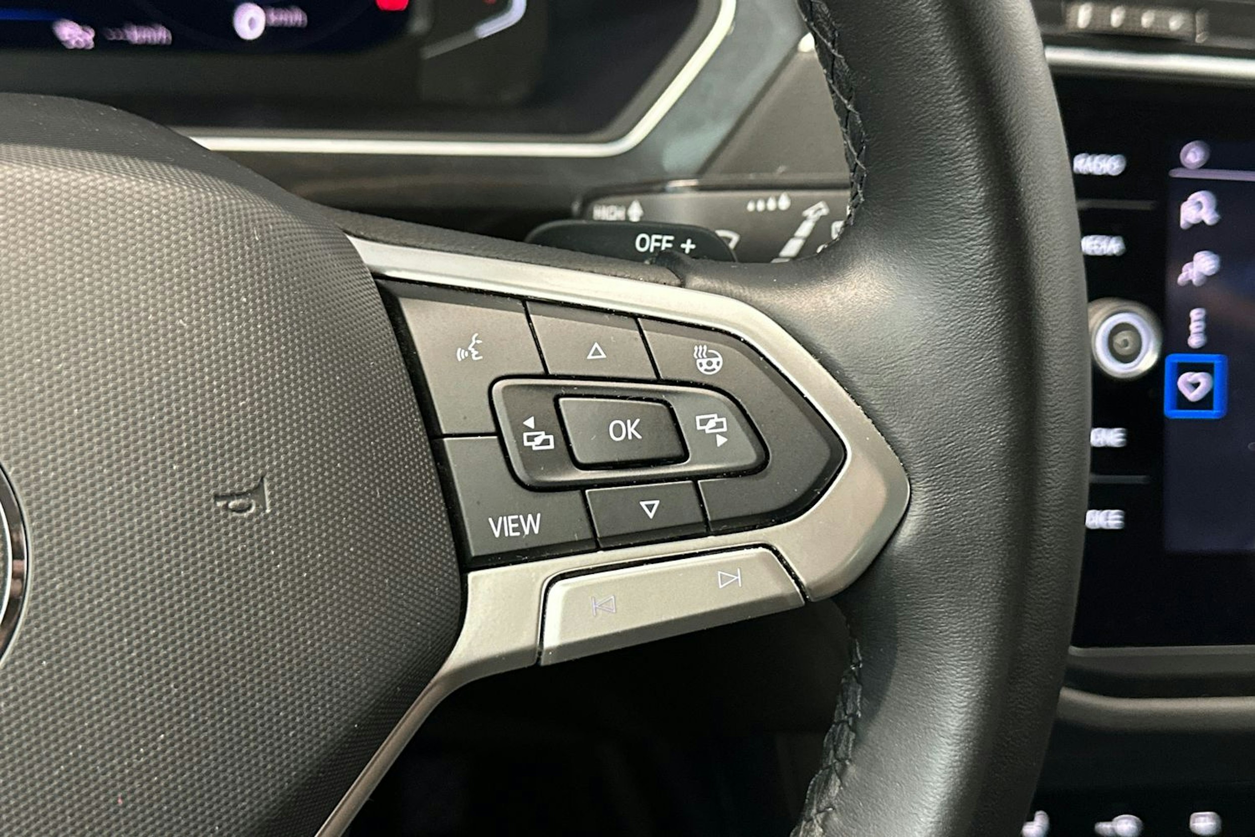 met. punainen Volkswagen Tiguan 2021 kuva 20.
