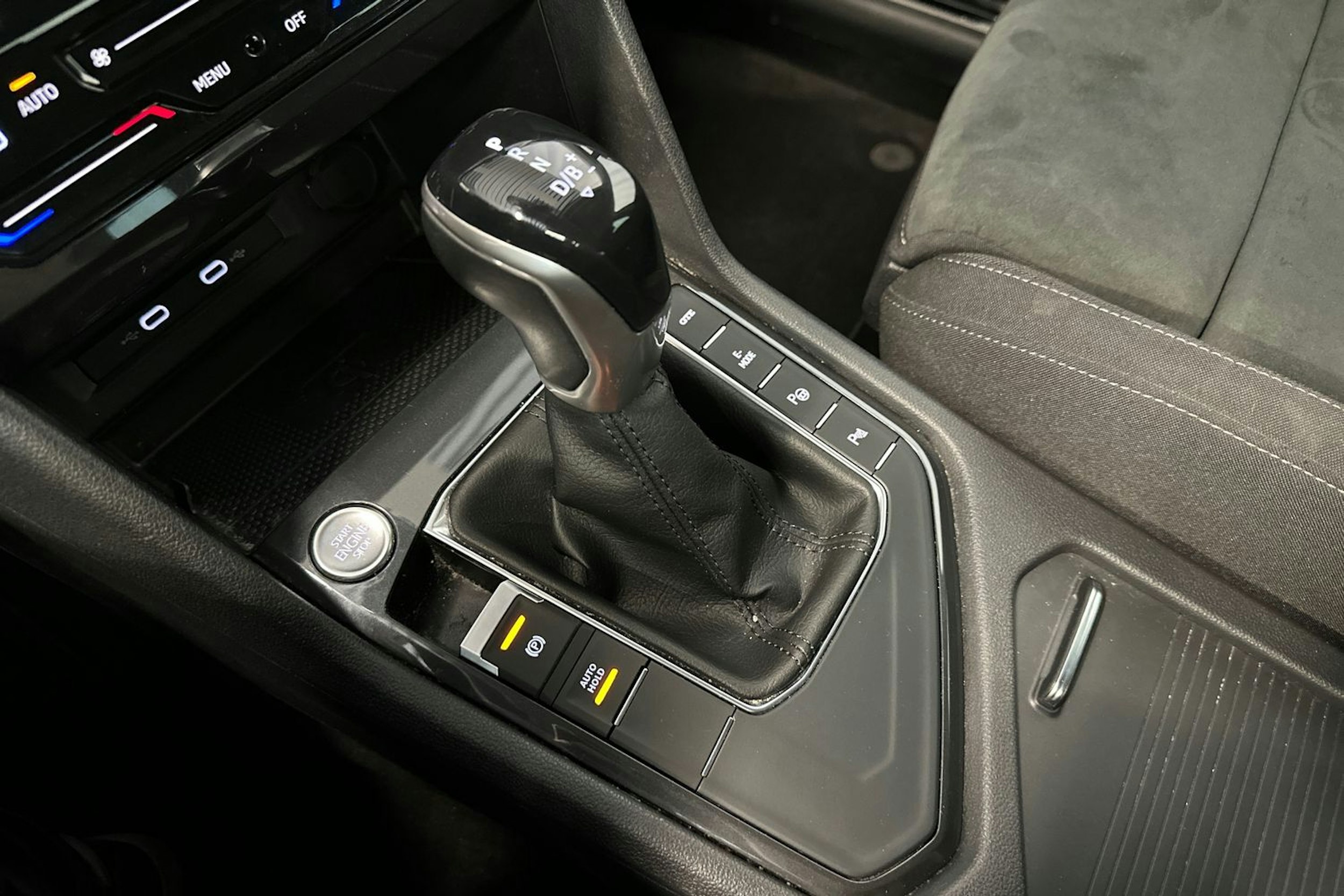met. punainen Volkswagen Tiguan 2021 kuva 22.