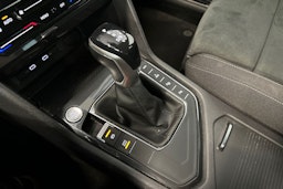 met. punainen Volkswagen Tiguan 2021 kuva 22.