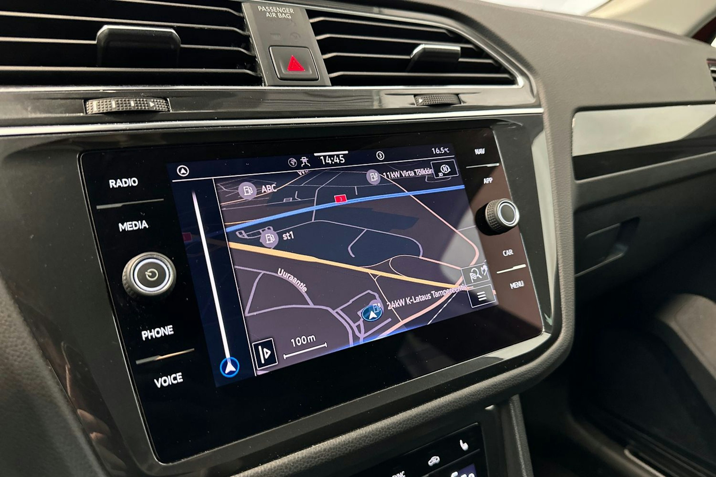 met. punainen Volkswagen Tiguan 2021 kuva 23.
