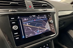 met. punainen Volkswagen Tiguan 2021 kuva 23.