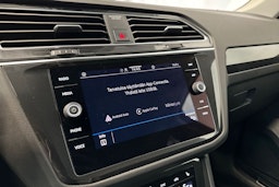 met. punainen Volkswagen Tiguan 2021 kuva 25.