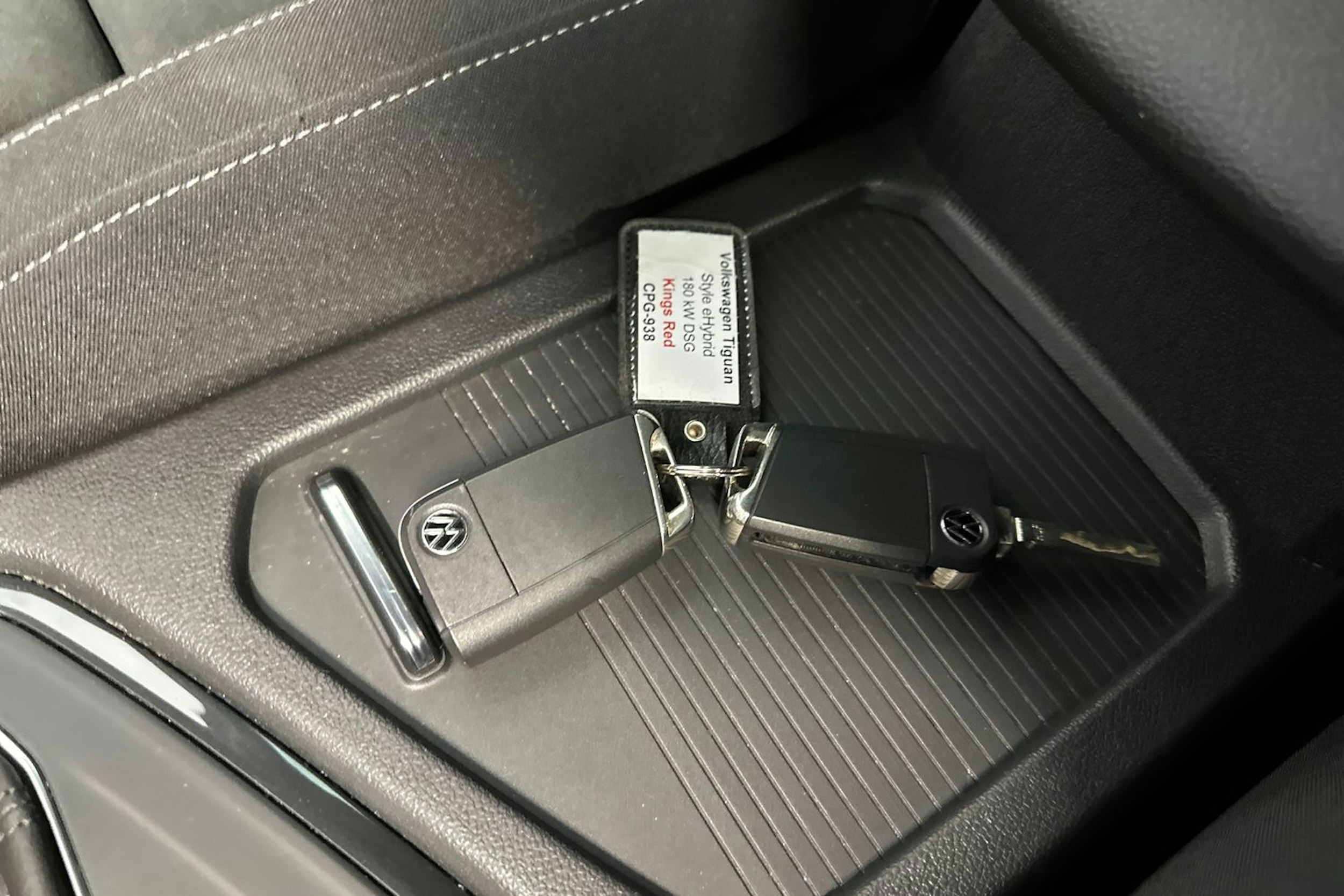 met. punainen Volkswagen Tiguan 2021 kuva 27.