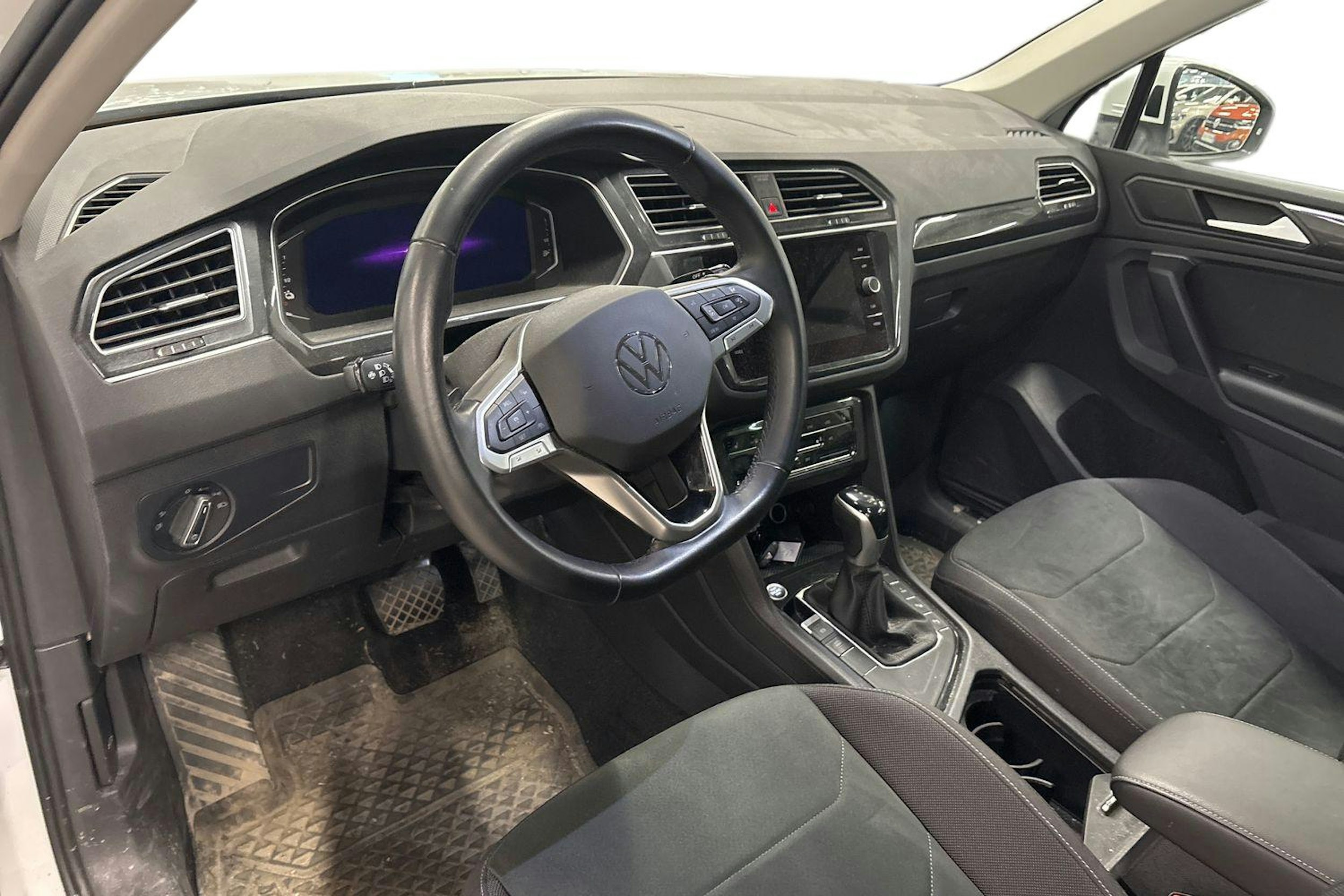 valkoinen Volkswagen Tiguan 2021 kuva 3.
