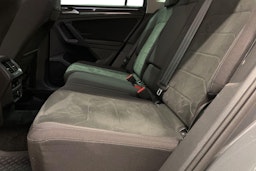Harmaa Volkswagen Tiguan 2021 kuva 10.