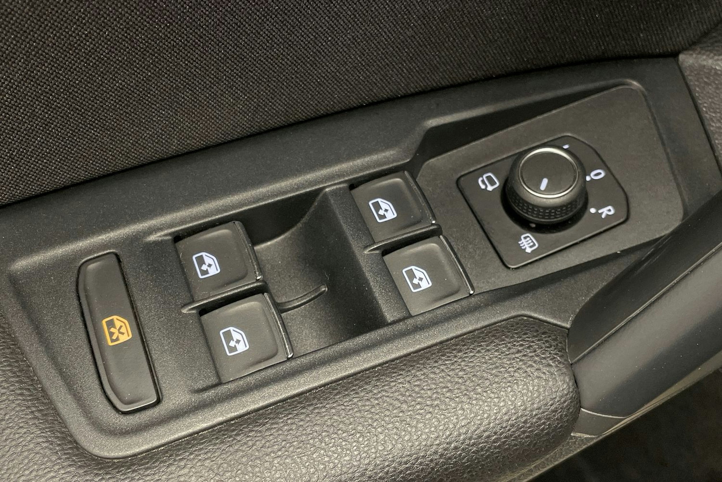 Harmaa Volkswagen Tiguan 2021 kuva 14.