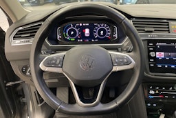 Harmaa Volkswagen Tiguan 2021 kuva 15.