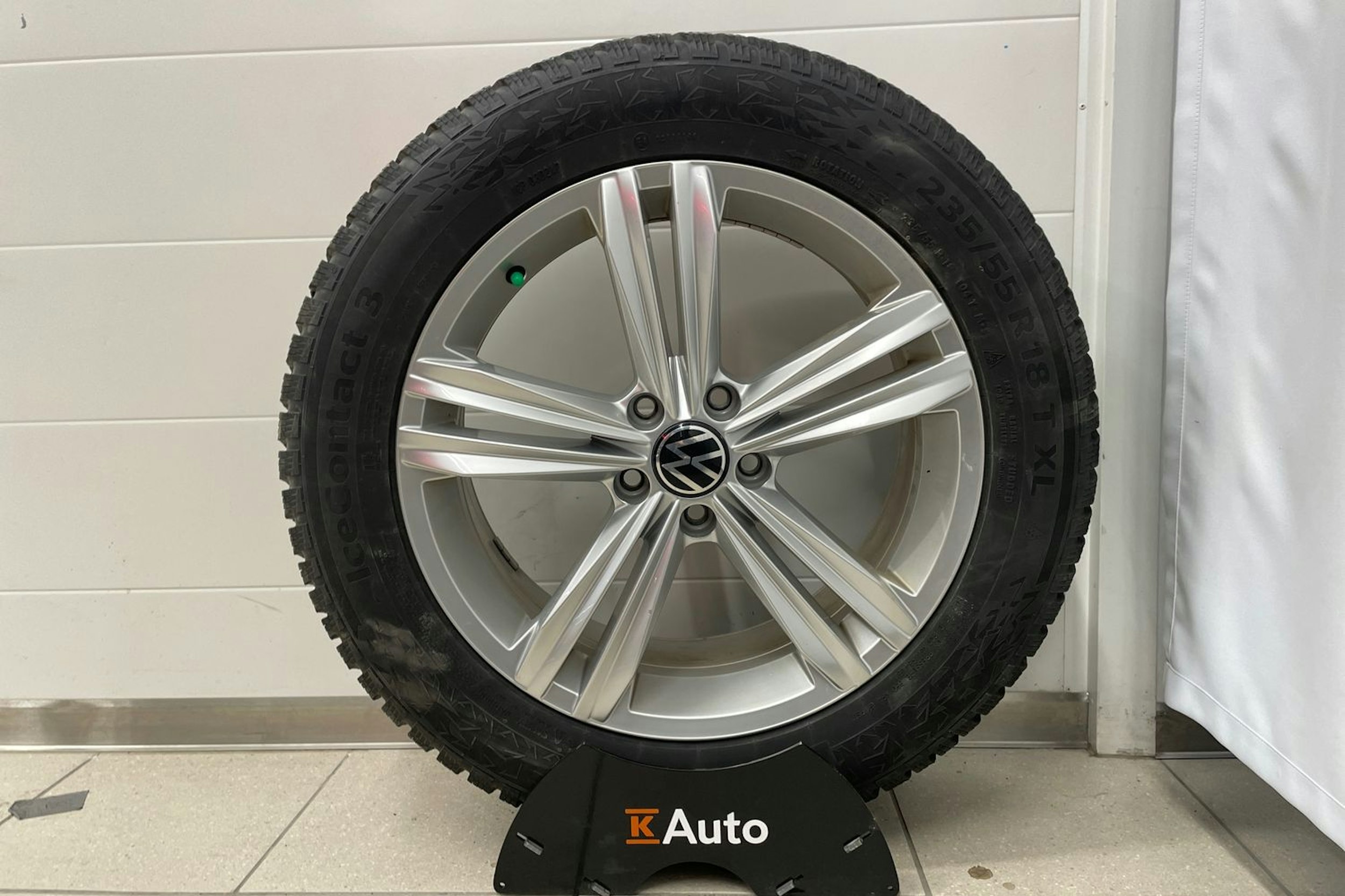 Harmaa Volkswagen Tiguan 2021 kuva 27.