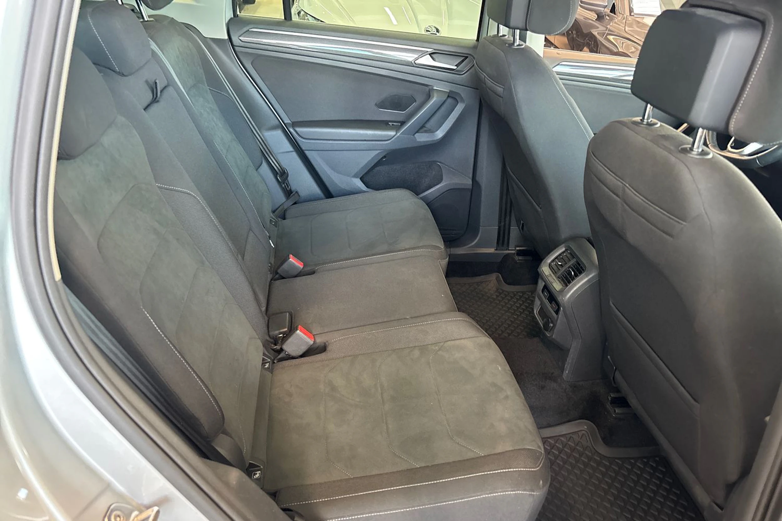 hopea Volkswagen Tiguan 2021 kuva 14.