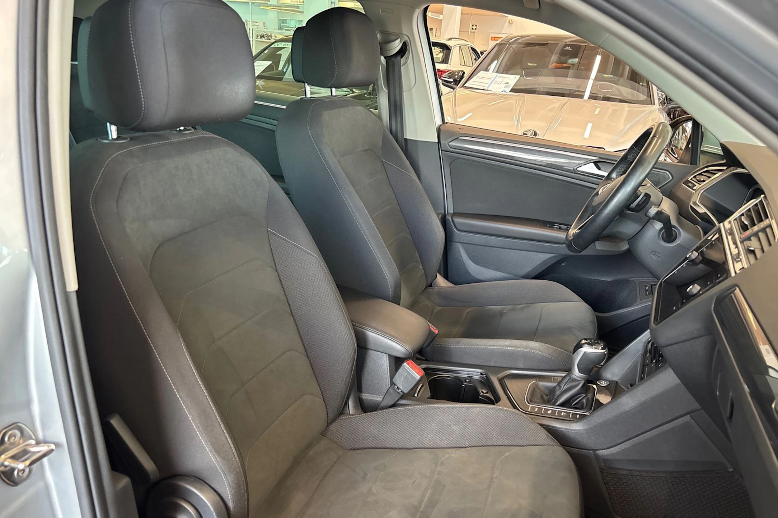 hopea Volkswagen Tiguan 2021 kuva 15.