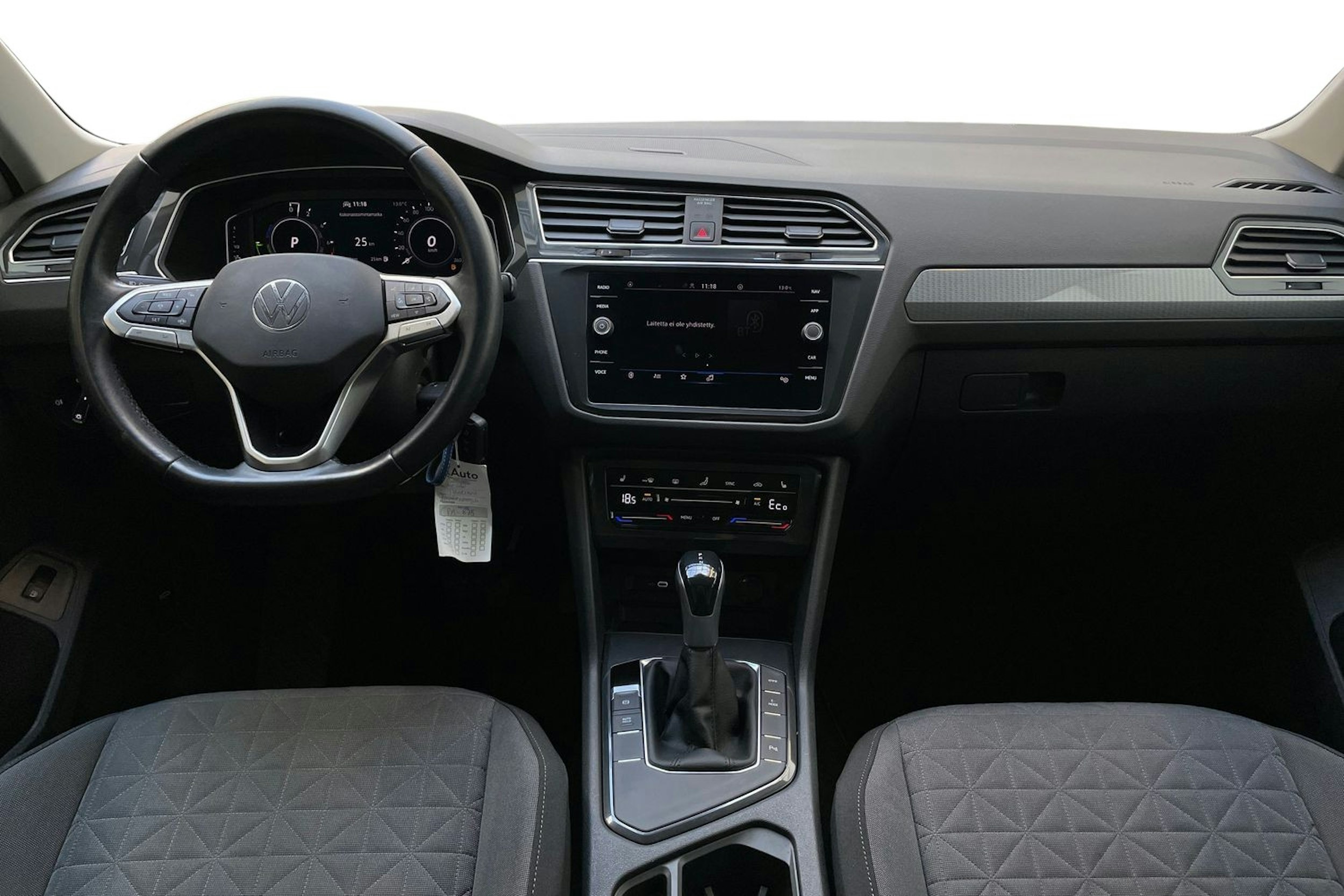 valkoinen Volkswagen Tiguan 2021 kuva 9.