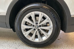 valkoinen Volkswagen Tiguan 2021 kuva 13.