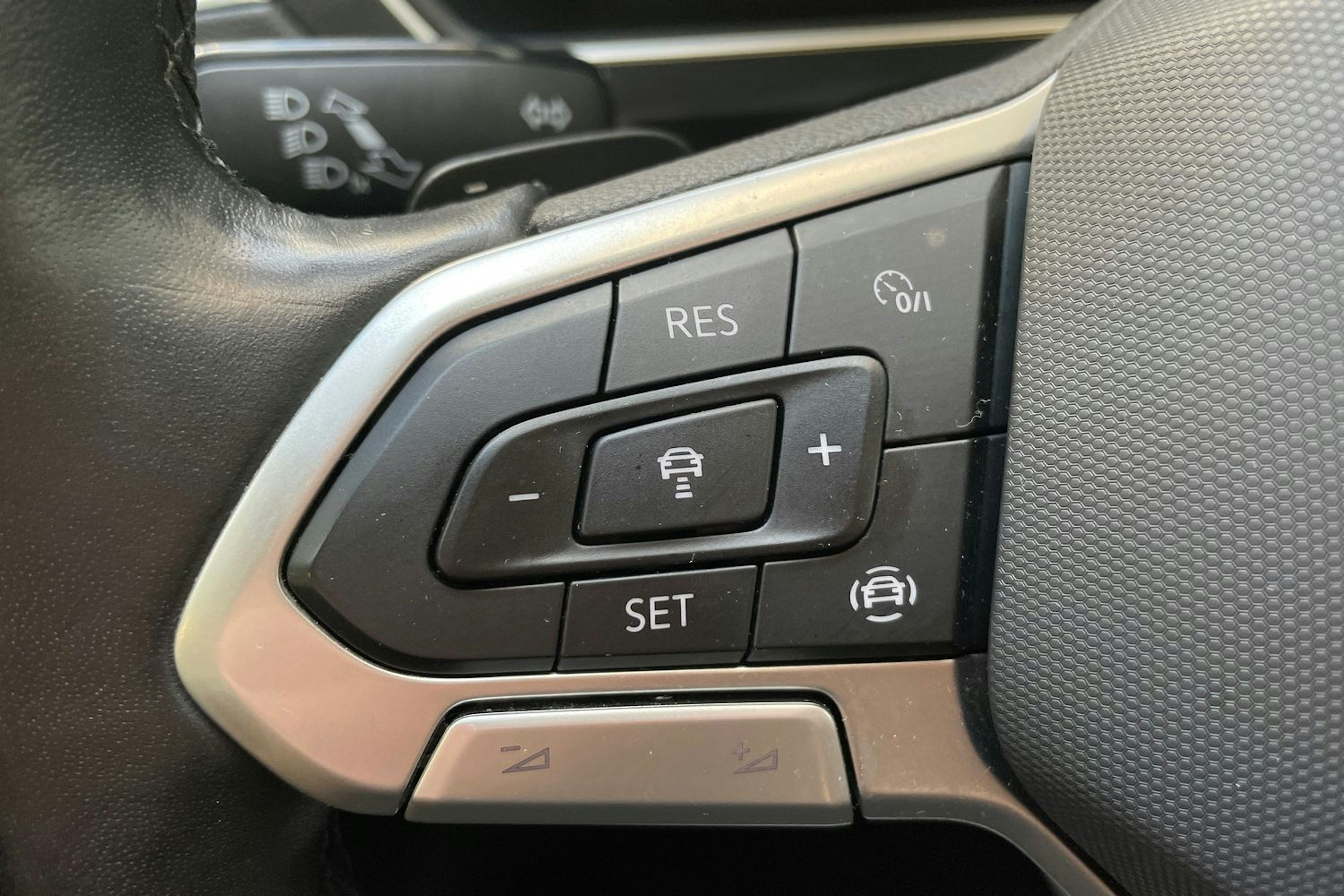 valkoinen Volkswagen Tiguan 2021 kuva 15.