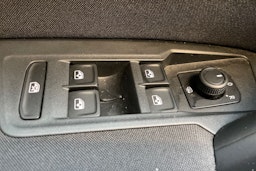 valkoinen Volkswagen Tiguan 2021 kuva 18.