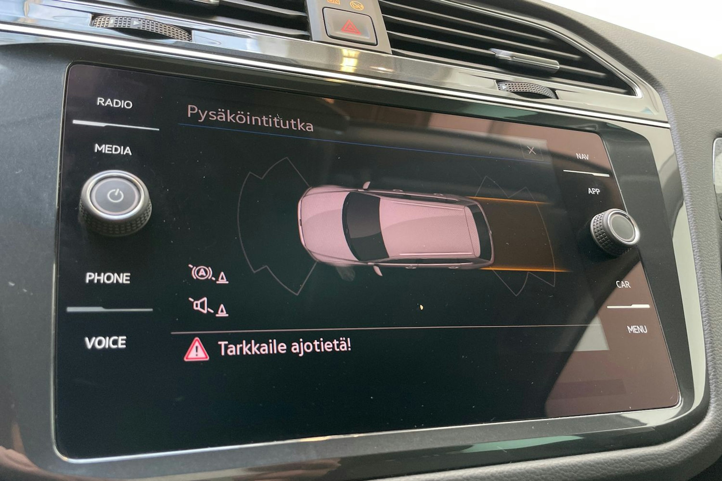 valkoinen Volkswagen Tiguan 2021 kuva 23.