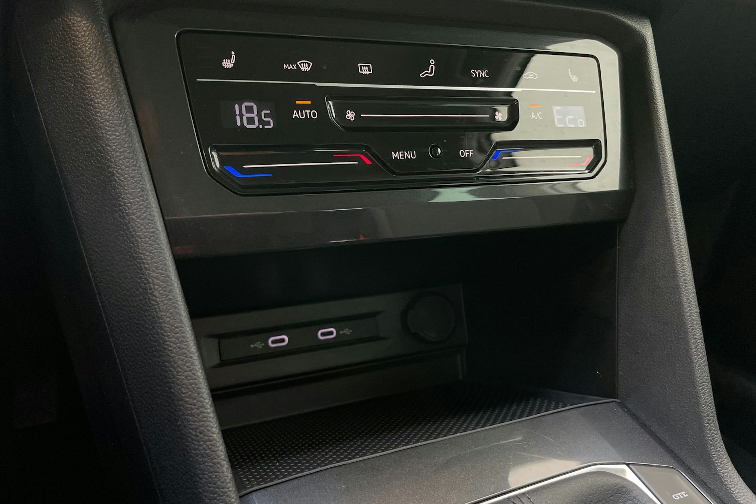 valkoinen Volkswagen Tiguan 2021 kuva 24.