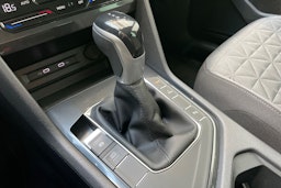 valkoinen Volkswagen Tiguan 2021 kuva 25.