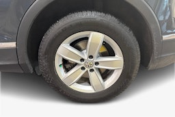 harmaa Volkswagen Tiguan 2021 kuva 11.