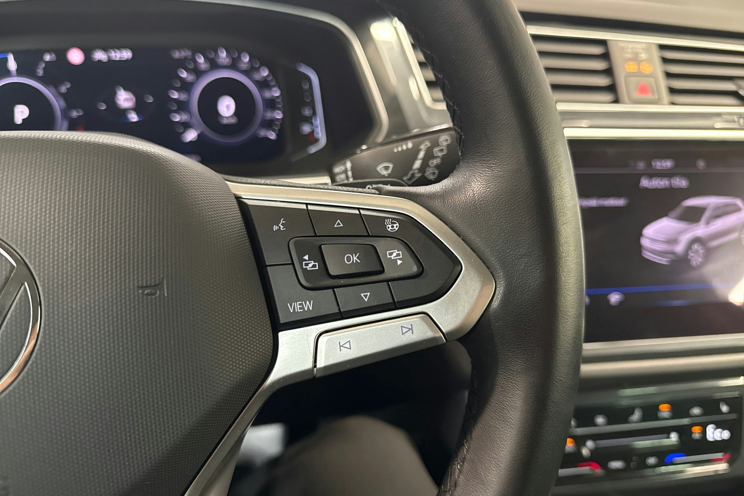 harmaa Volkswagen Tiguan 2021 kuva 17.