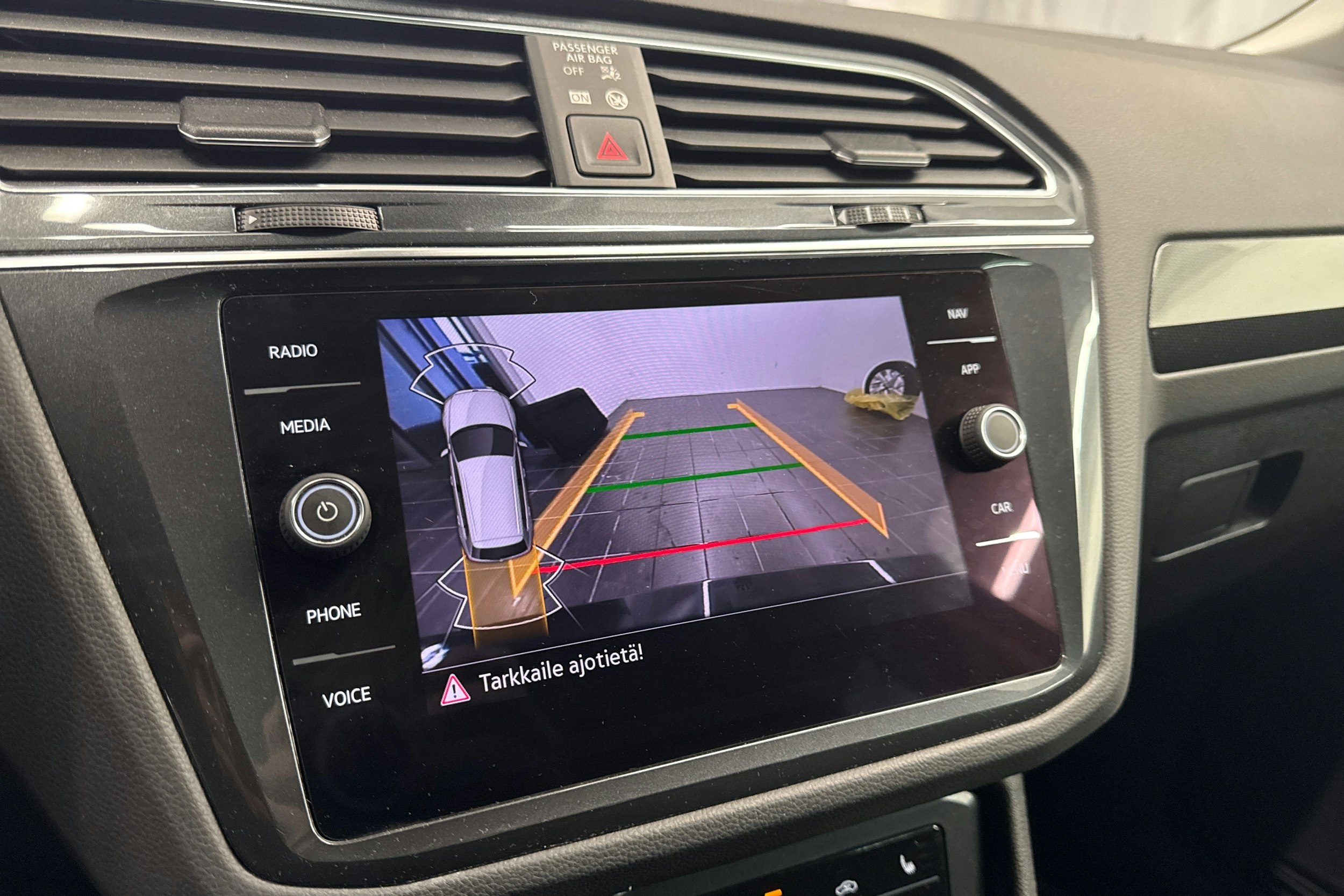 harmaa Volkswagen Tiguan 2021 kuva 20.