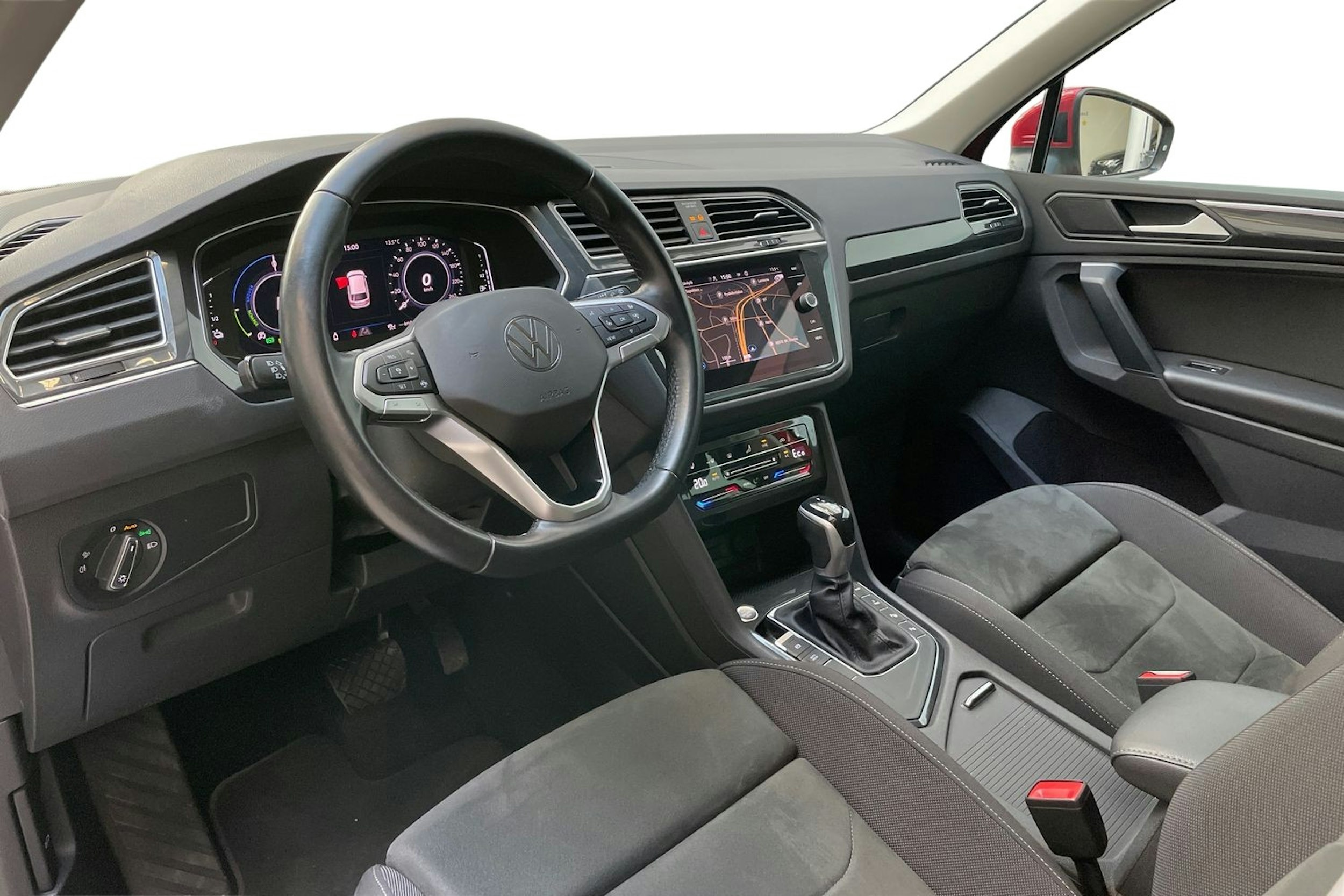punainen Volkswagen Tiguan 2021 kuva 7.