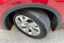 punainen Volkswagen Tiguan 2021 kuva 13.