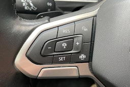 punainen Volkswagen Tiguan 2021 kuva 15.