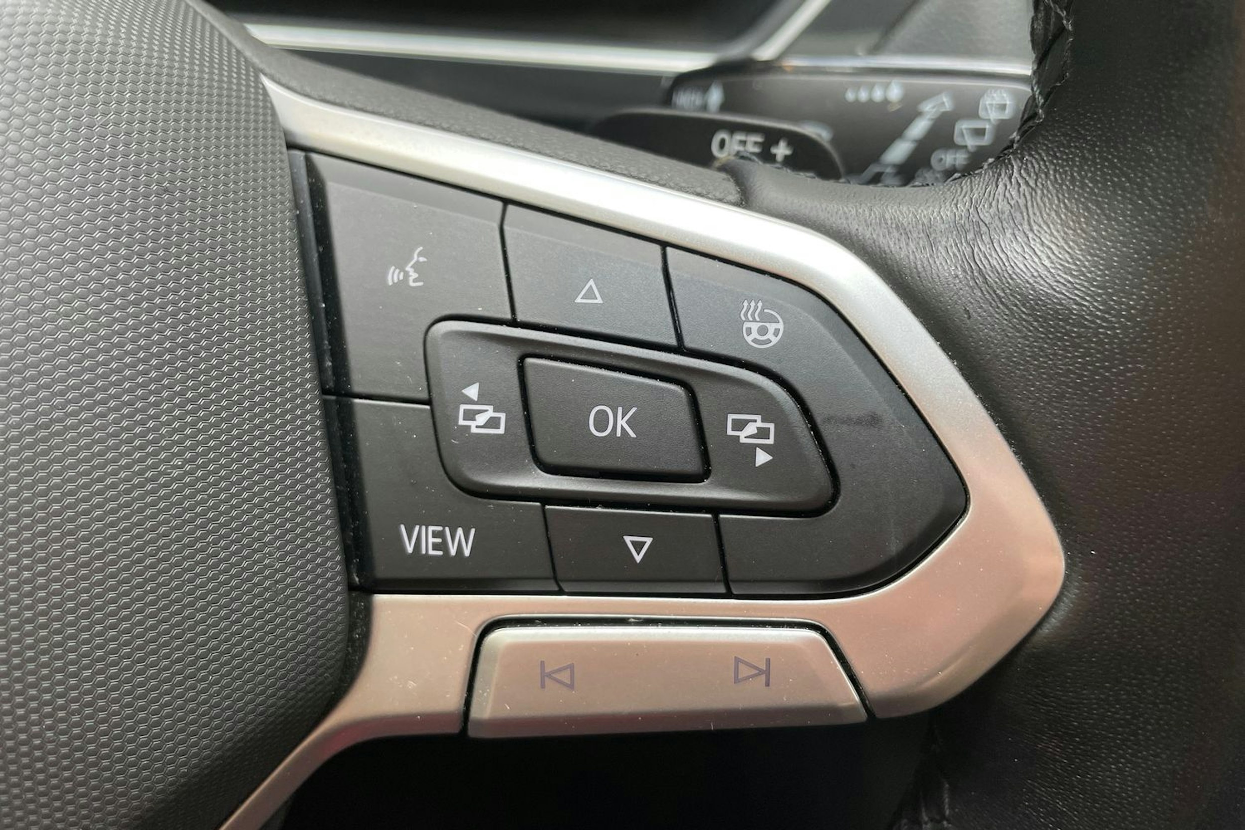 punainen Volkswagen Tiguan 2021 kuva 16.