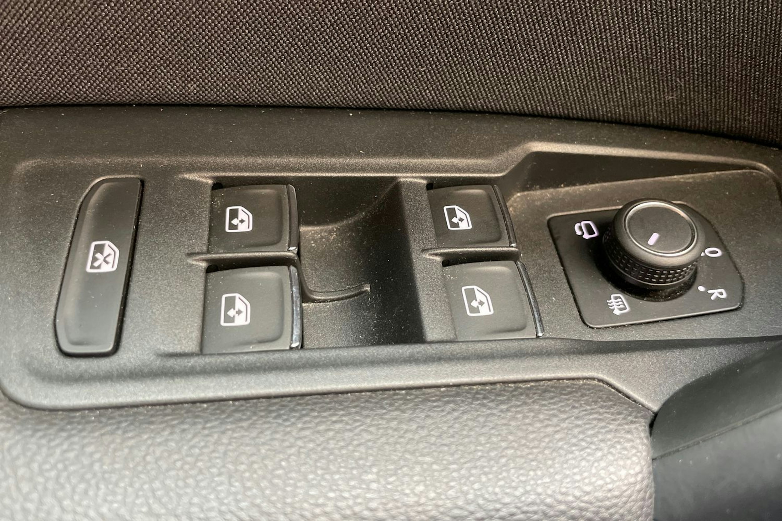 punainen Volkswagen Tiguan 2021 kuva 18.