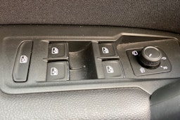 punainen Volkswagen Tiguan 2021 kuva 18.
