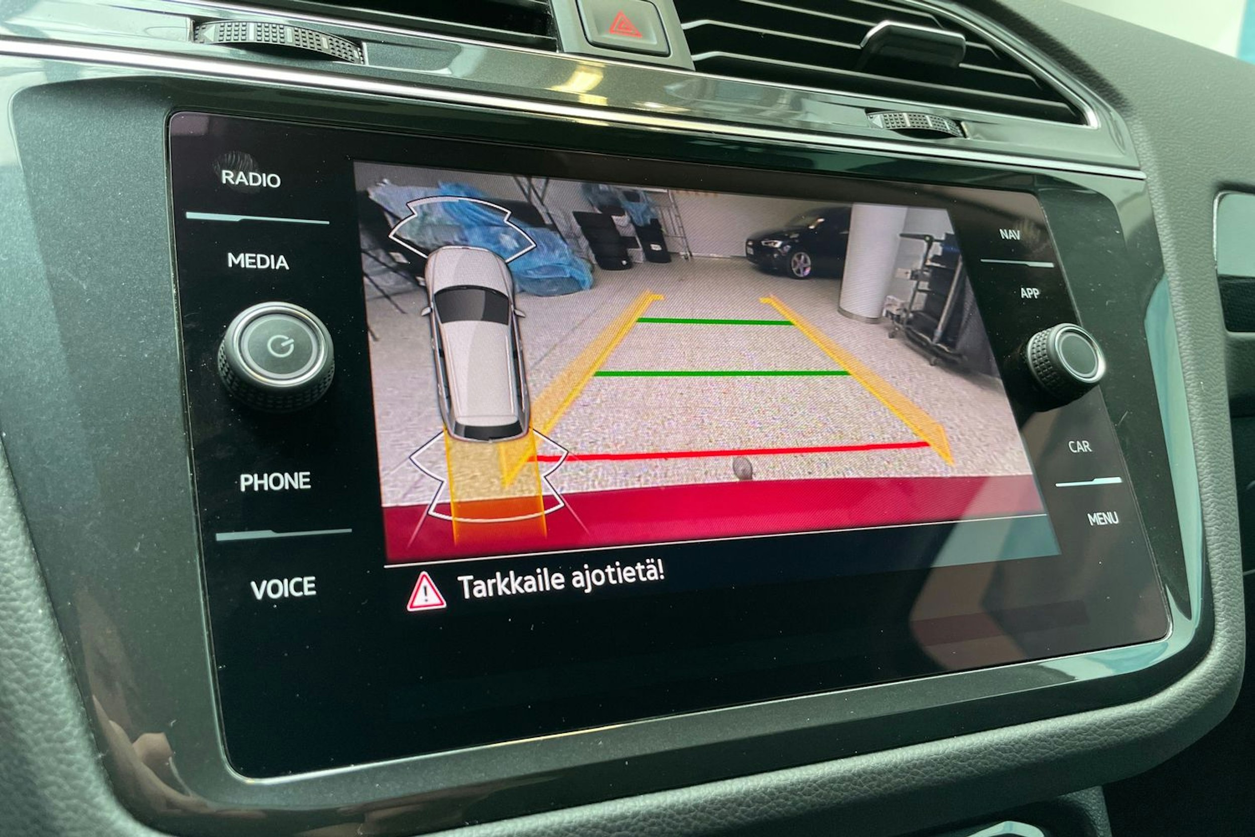 punainen Volkswagen Tiguan 2021 kuva 21.