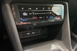 punainen Volkswagen Tiguan 2021 kuva 25.