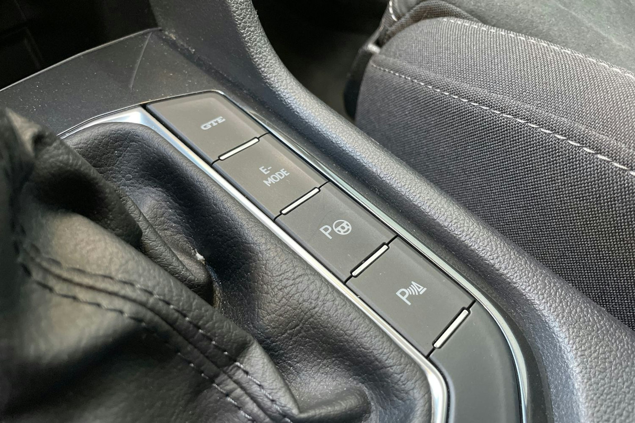 punainen Volkswagen Tiguan 2021 kuva 28.